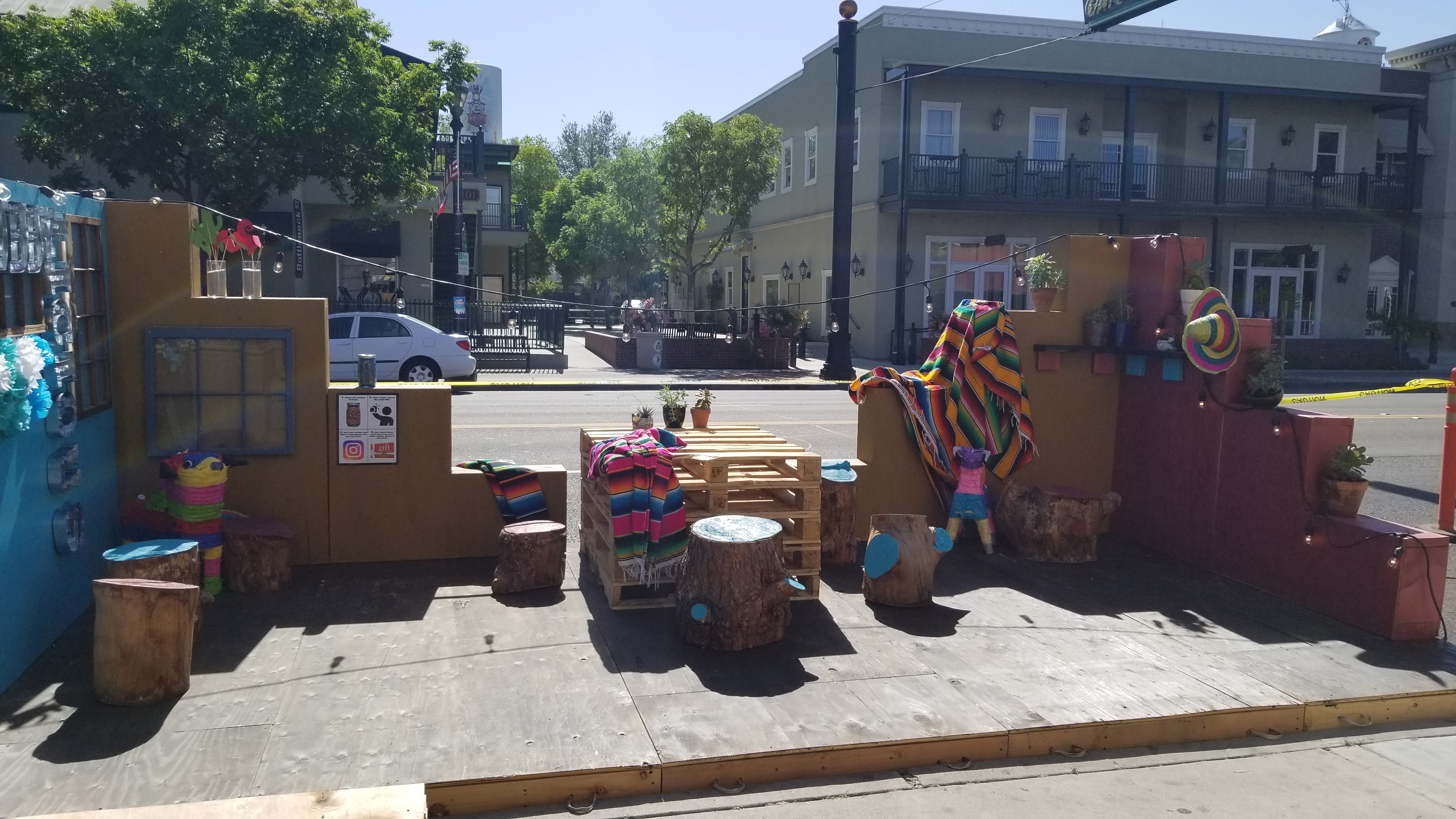 An image of an outdoor plaza